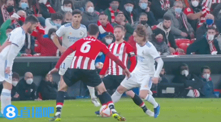 二八杠社交礼仪：下注准、认赔快、不磨蹭的职场牌局哲学。（二八杠式职场社交：押准、认赔利落、绝不拖沓的牌局哲学）